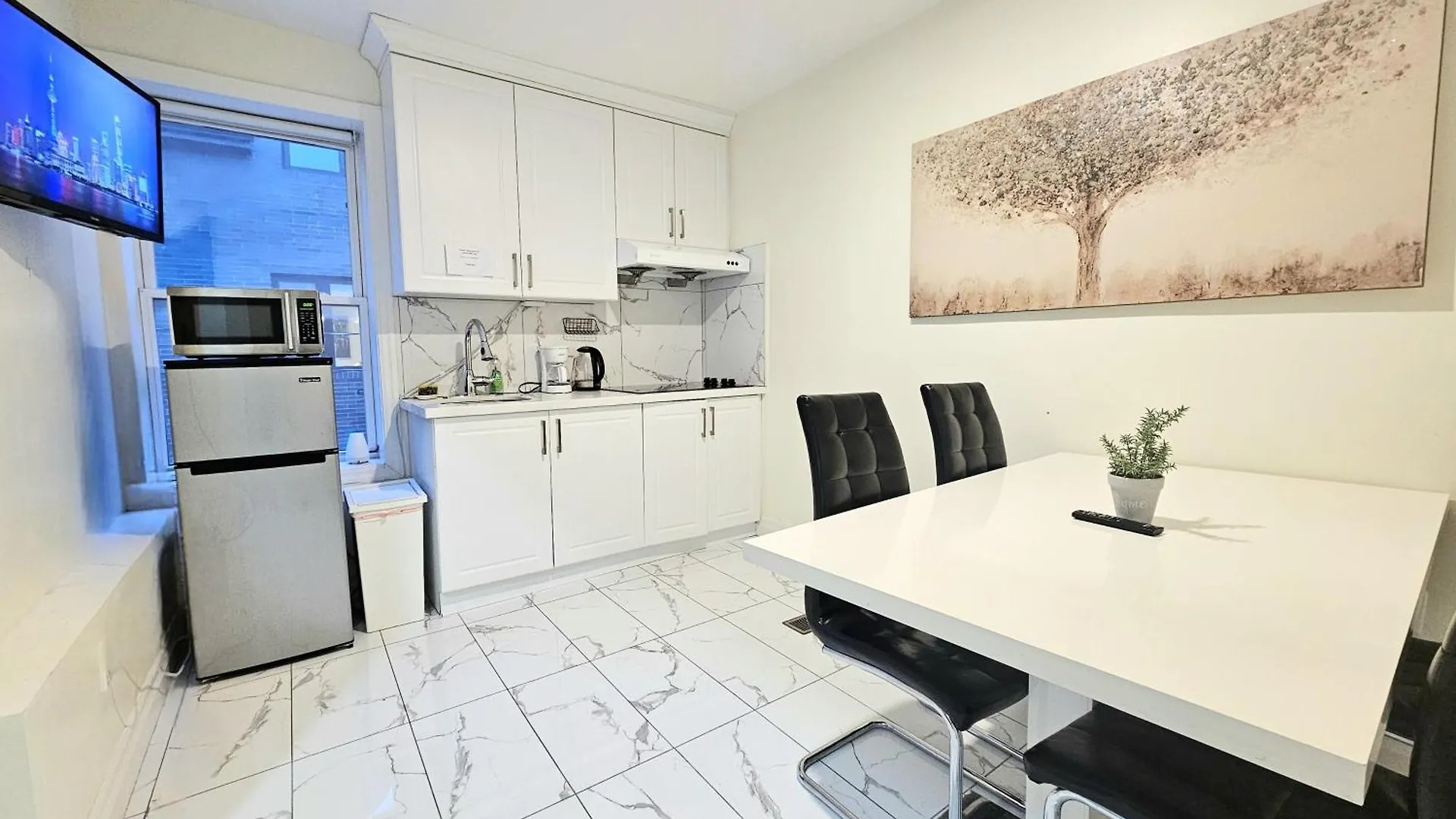 Central Downtown Toronto - Trinity Bellwood Park Apartman