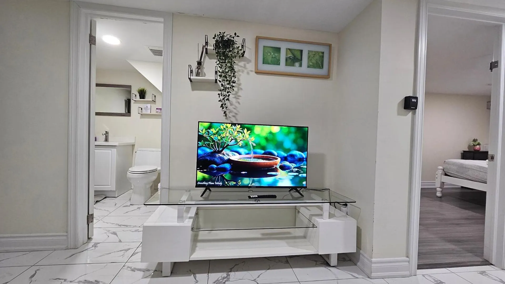 Central Downtown Toronto - Trinity Bellwood Park Apartment