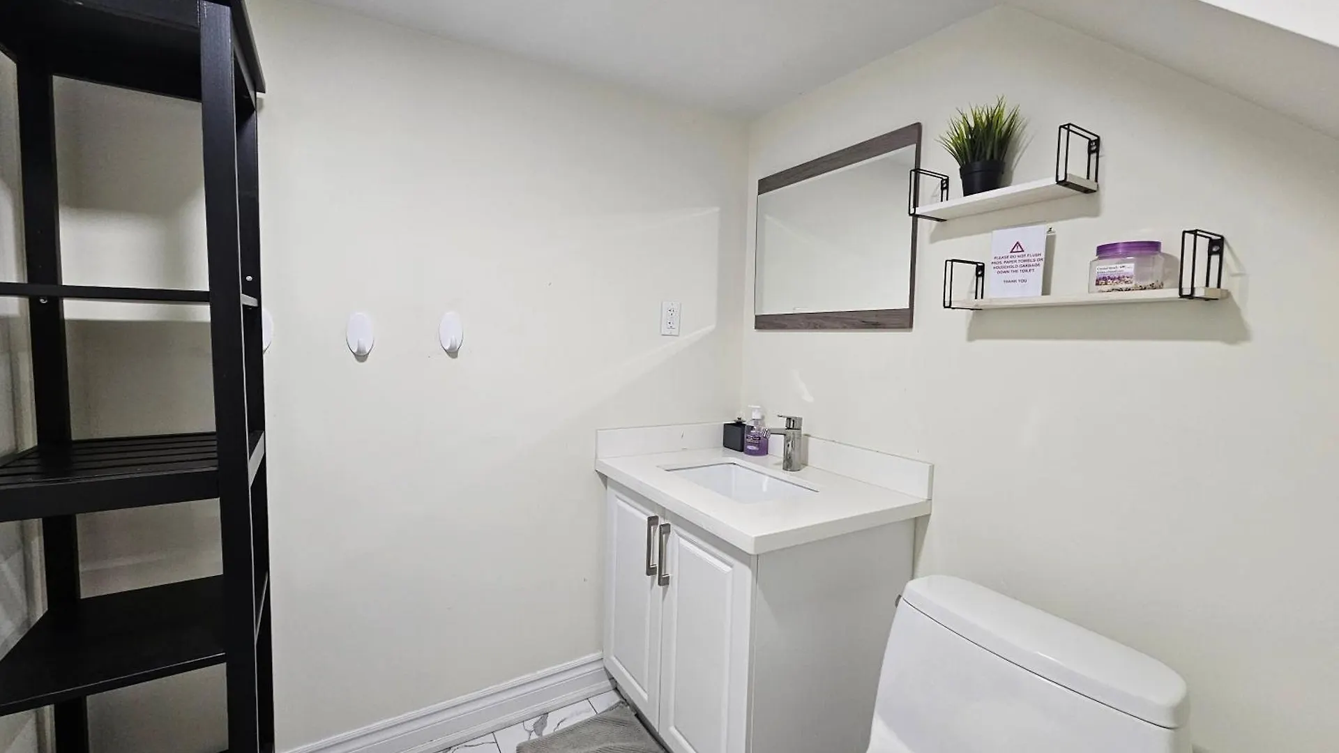 Central Downtown Toronto - Trinity Bellwood Park Apartment