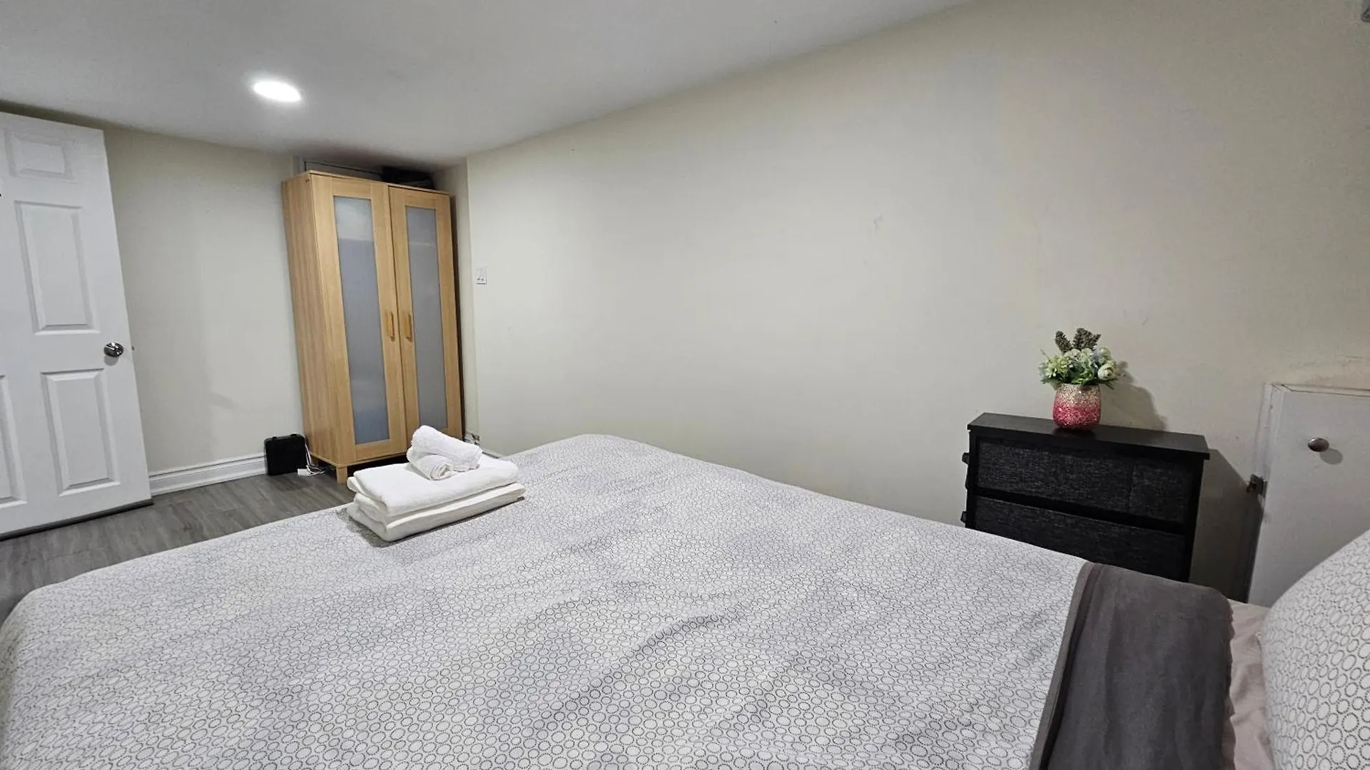 Central Downtown Toronto - Trinity Bellwood Park Apartment
