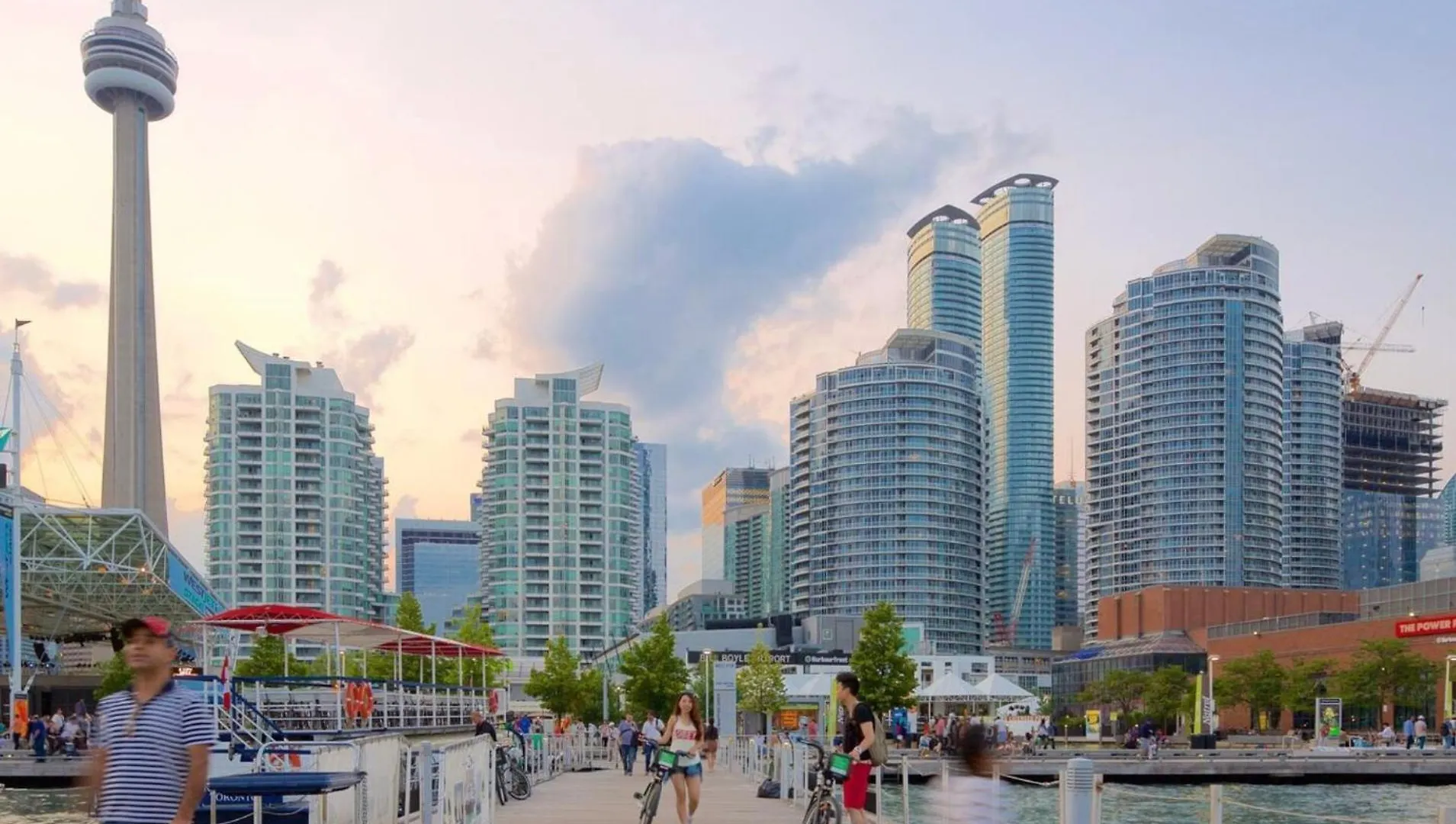 Central Downtown Toronto - Trinity Bellwood Park